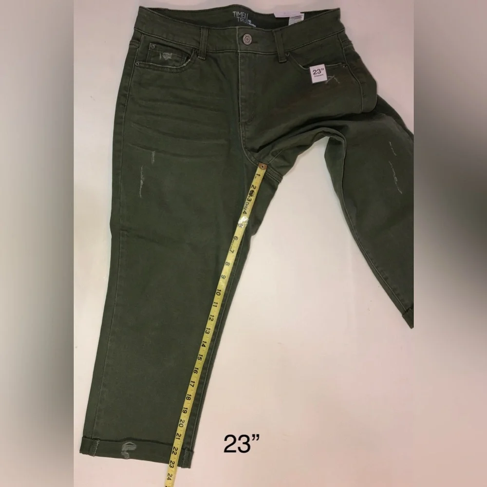 NWT Relaxed Fit Distressed Cuffed Olive Green Capris (10)